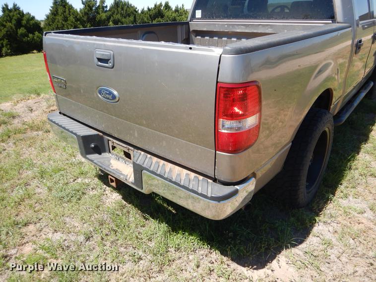 image for item FT9514 2005 Ford F150 Super Crew pickup truck