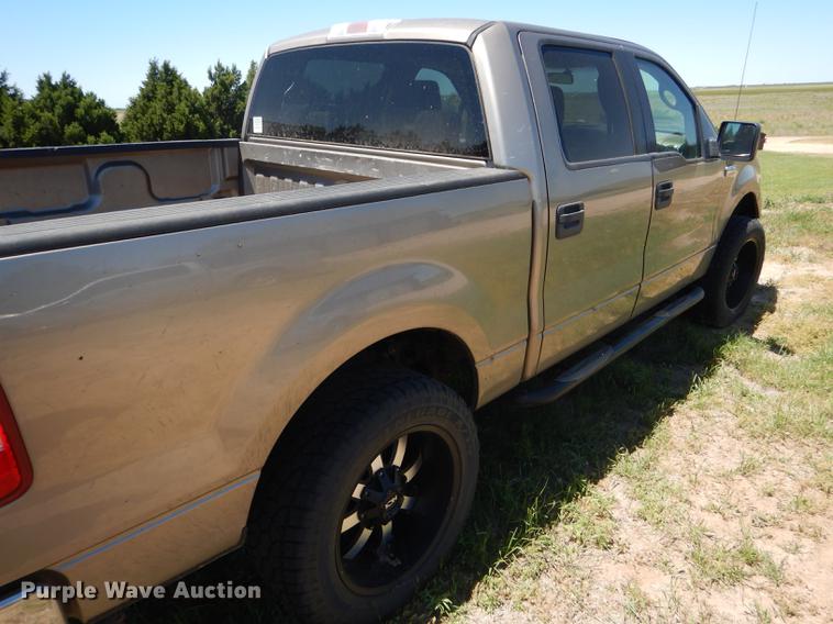 image for item FT9514 2005 Ford F150 Super Crew pickup truck