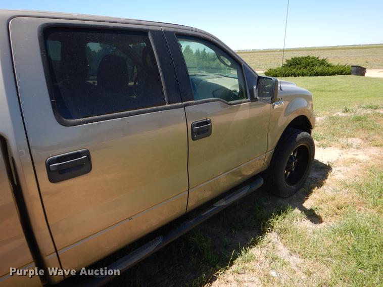 image for item FT9514 2005 Ford F150 Super Crew pickup truck