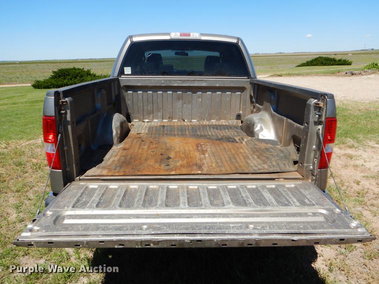 image for item FT9514 2005 Ford F150 Super Crew pickup truck