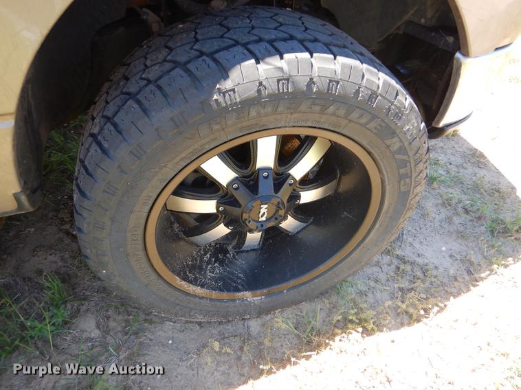 image for item FT9514 2005 Ford F150 Super Crew pickup truck