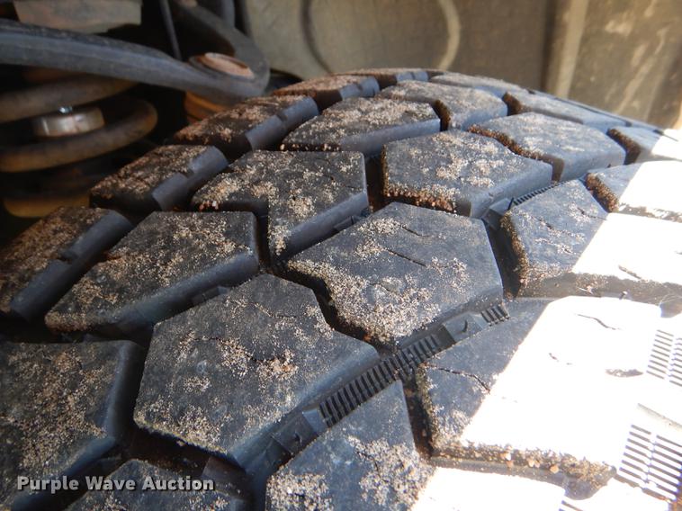 image for item FT9514 2005 Ford F150 Super Crew pickup truck