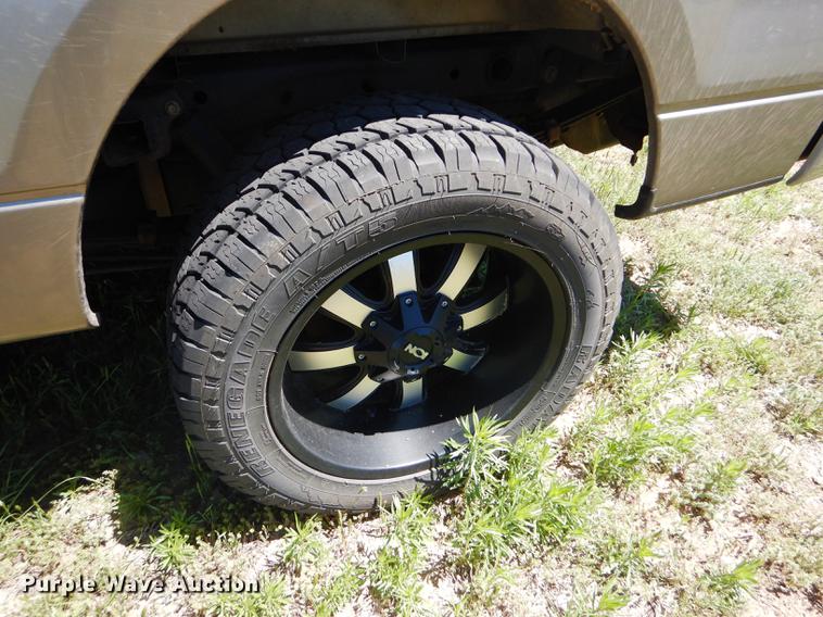 image for item FT9514 2005 Ford F150 Super Crew pickup truck