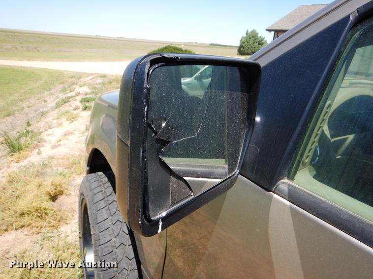 image for item FT9514 2005 Ford F150 Super Crew pickup truck