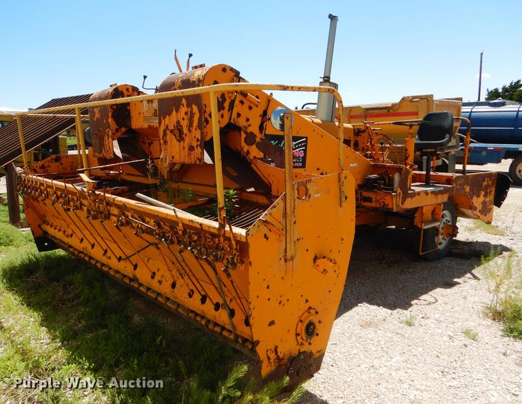 image for item FT9518 Etnyre 720 chip spreader