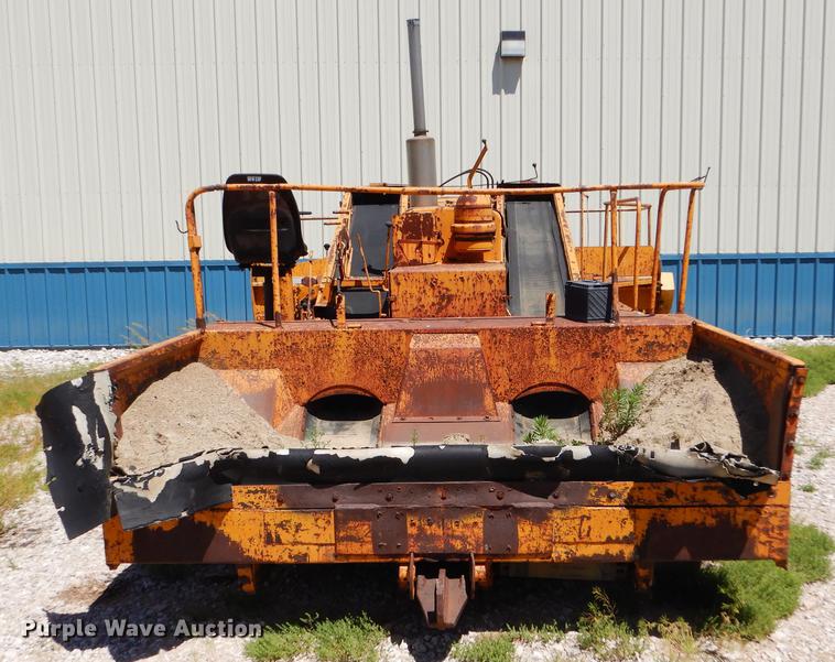 image for item FT9518 Etnyre 720 chip spreader