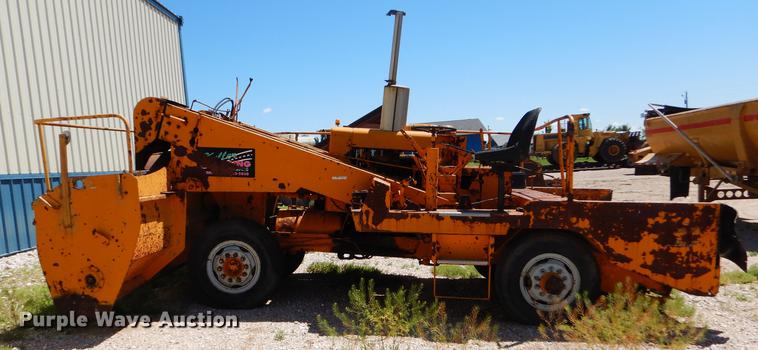 image for item FT9518 Etnyre 720 chip spreader