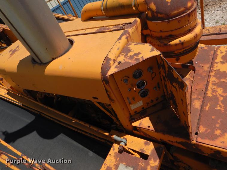 image for item FT9518 Etnyre 720 chip spreader