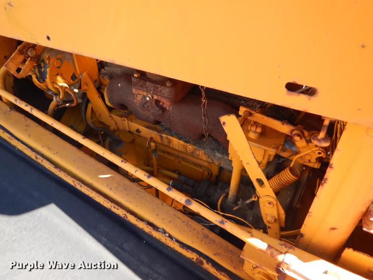 image for item FT9518 Etnyre 720 chip spreader