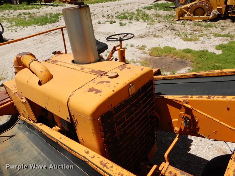 image for item FT9518 Etnyre 720 chip spreader