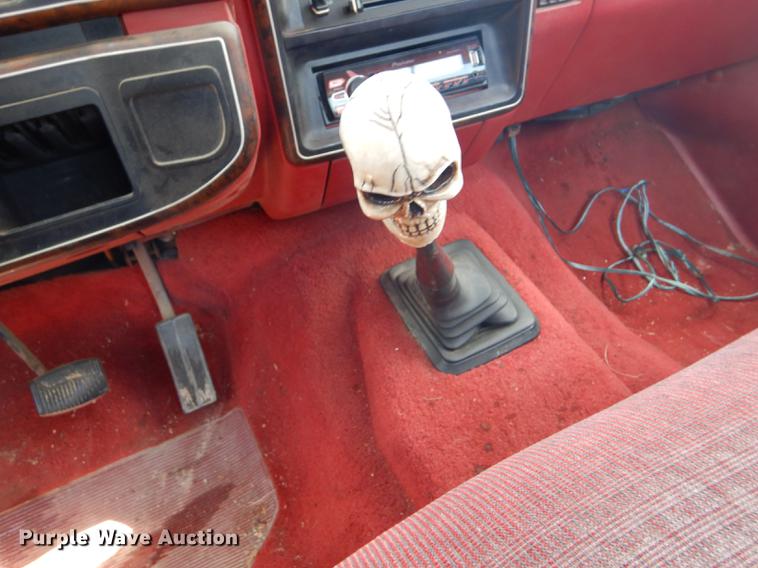 image for item FT9529 1989 Ford F150 XLT Lariat pickup truck