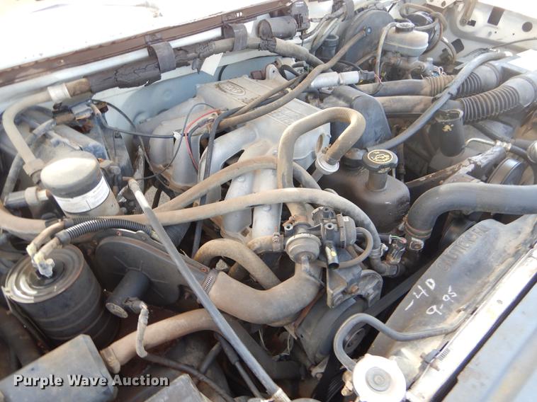 image for item FT9529 1989 Ford F150 XLT Lariat pickup truck