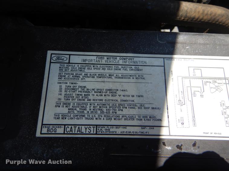 image for item FT9529 1989 Ford F150 XLT Lariat pickup truck