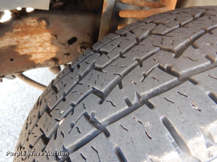 image for item FT9529 1989 Ford F150 XLT Lariat pickup truck