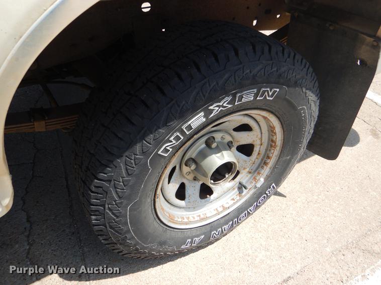 image for item FT9529 1989 Ford F150 XLT Lariat pickup truck