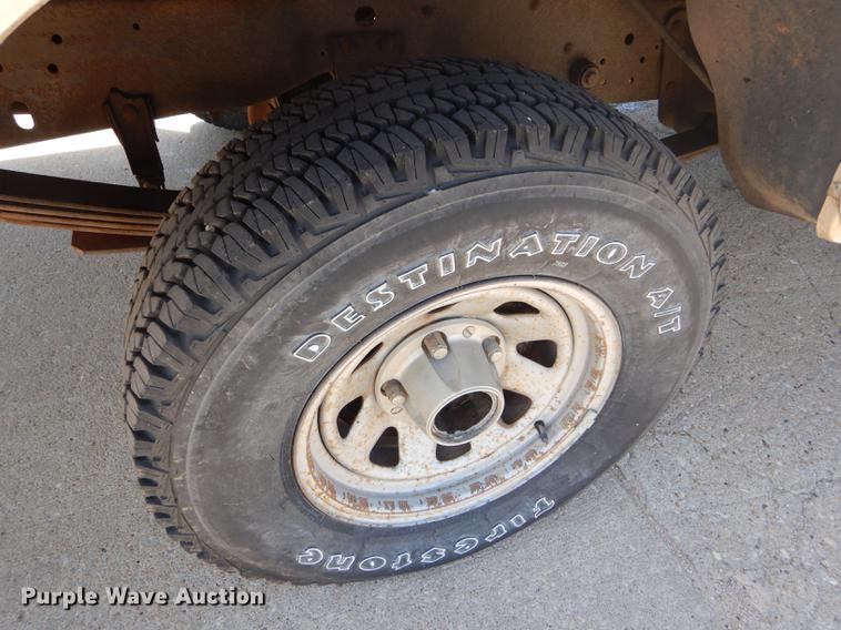 image for item FT9529 1989 Ford F150 XLT Lariat pickup truck