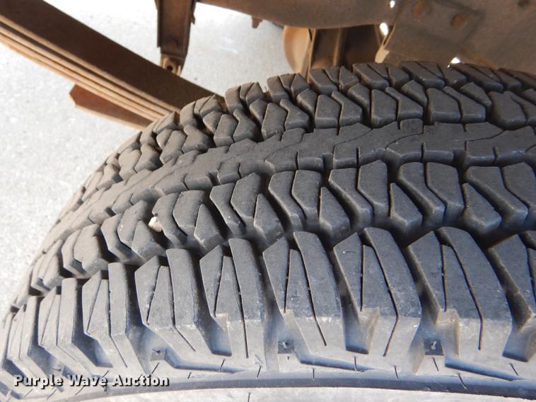 image for item FT9529 1989 Ford F150 XLT Lariat pickup truck