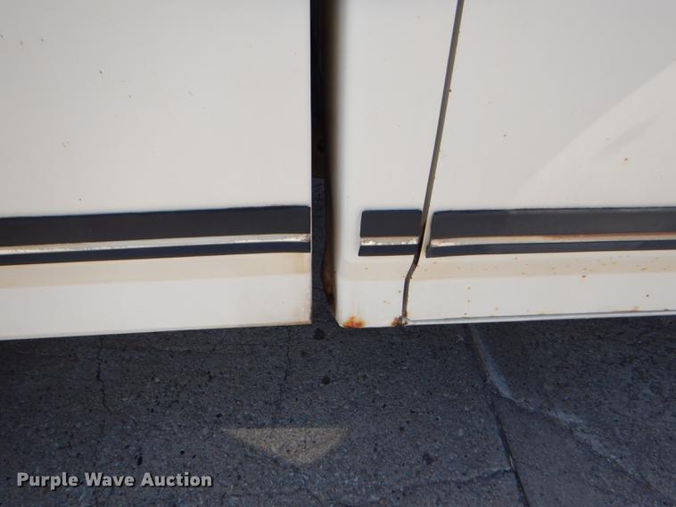 image for item FT9529 1989 Ford F150 XLT Lariat pickup truck