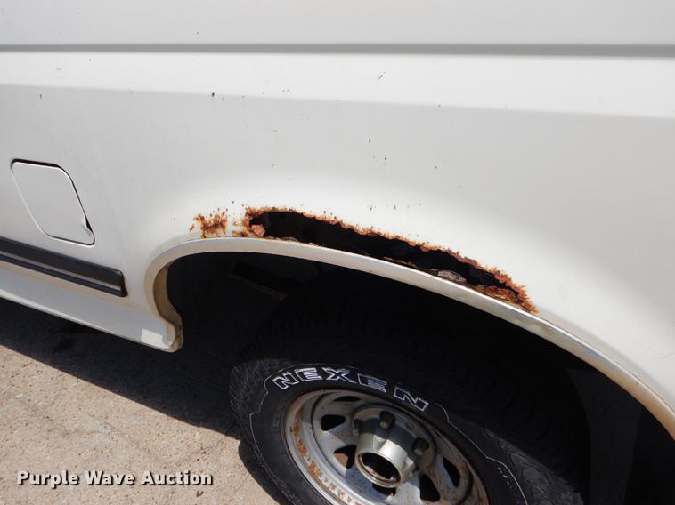 image for item FT9529 1989 Ford F150 XLT Lariat pickup truck