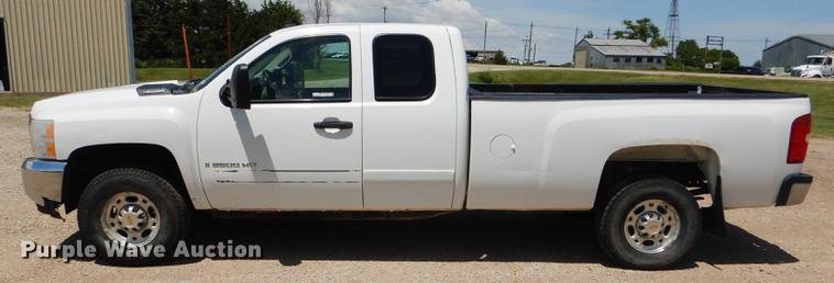 image for item FT9538 2008 Chevrolet Silverado 2500HD LT Ext. Cab pickup truck
