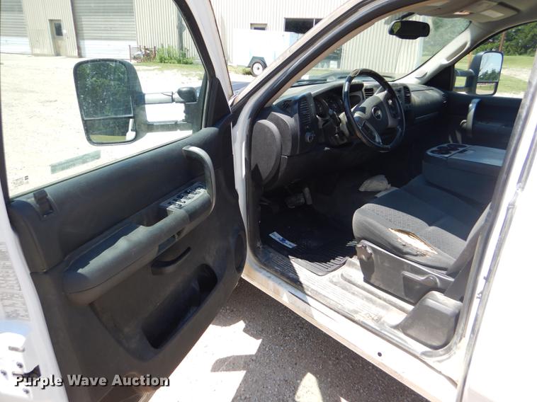 image for item FT9538 2008 Chevrolet Silverado 2500HD LT Ext. Cab pickup truck