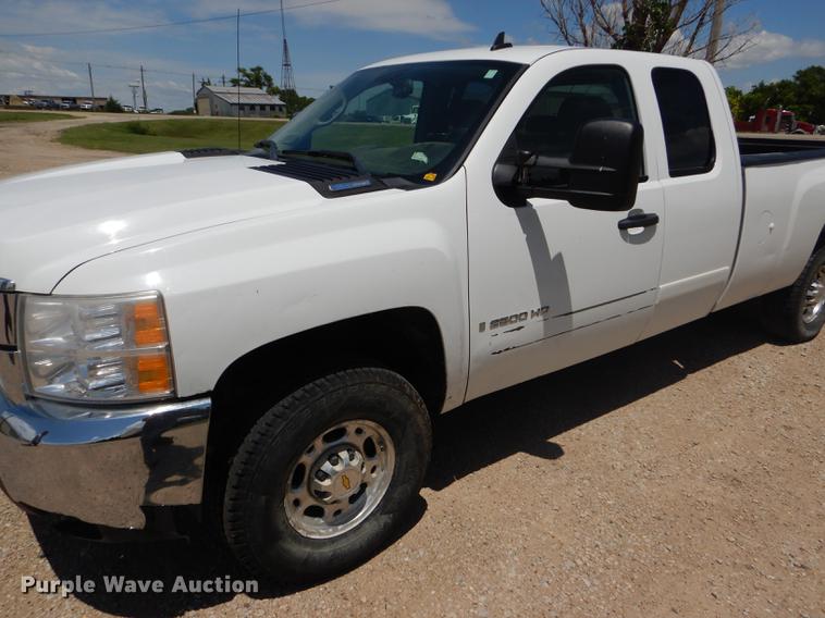 image for item FT9538 2008 Chevrolet Silverado 2500HD LT Ext. Cab pickup truck