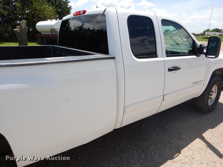 image for item FT9538 2008 Chevrolet Silverado 2500HD LT Ext. Cab pickup truck