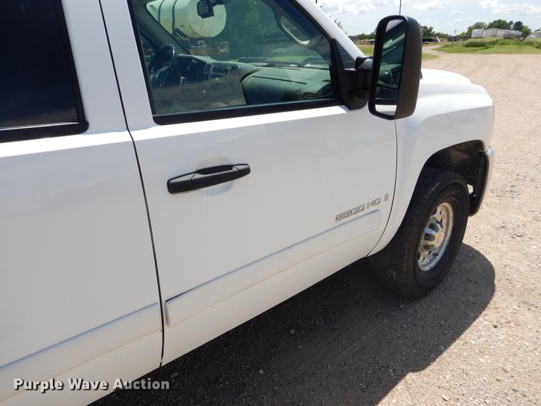 image for item FT9538 2008 Chevrolet Silverado 2500HD LT Ext. Cab pickup truck