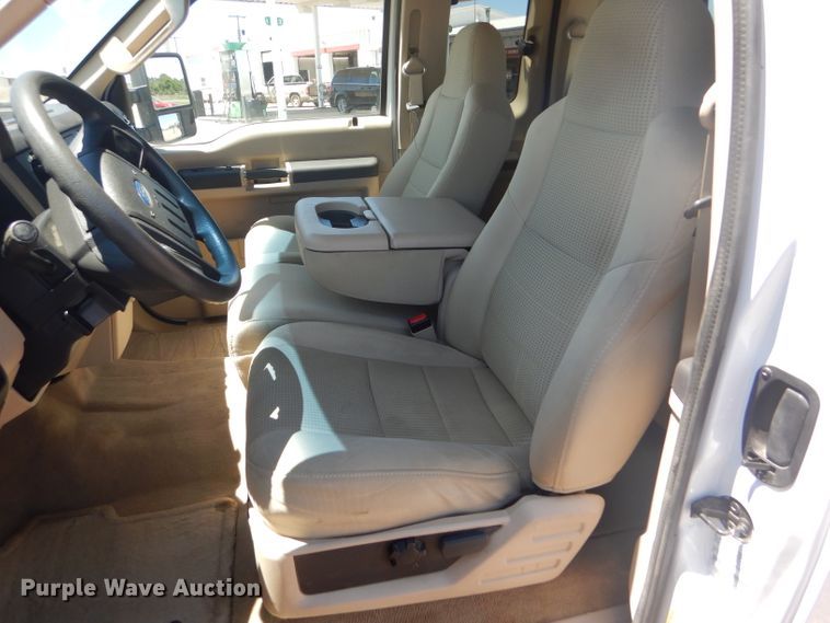 image for item FT9545 2008 Ford F250 Super Duty XLT SuperCab pickup truck