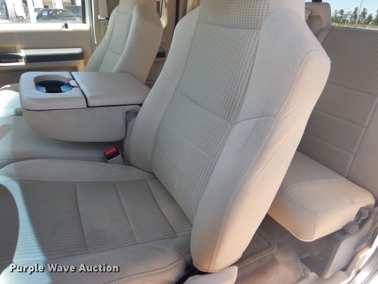 image for item FT9545 2008 Ford F250 Super Duty XLT SuperCab pickup truck