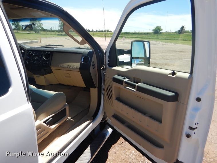 image for item FT9545 2008 Ford F250 Super Duty XLT SuperCab pickup truck