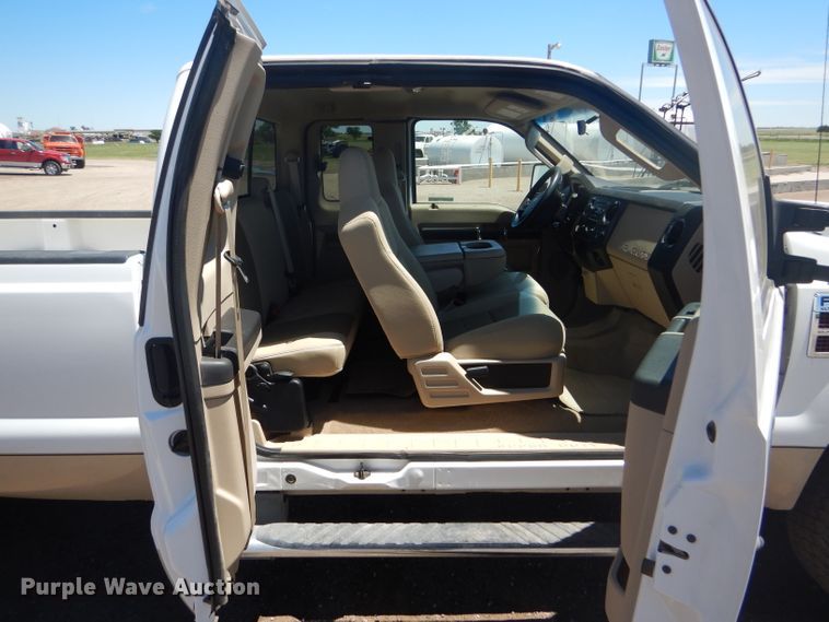 image for item FT9545 2008 Ford F250 Super Duty XLT SuperCab pickup truck