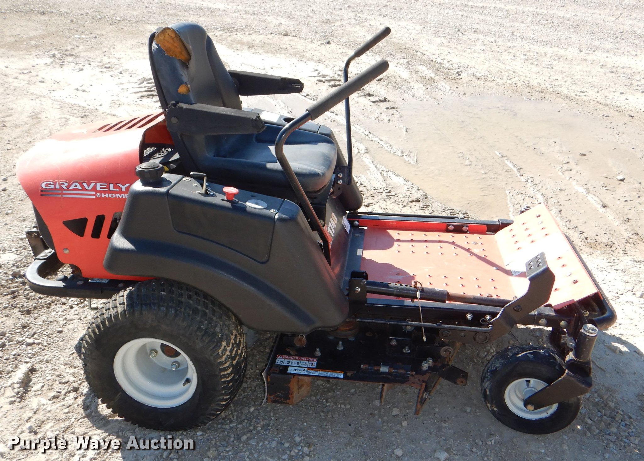 2007 Gravely ZT1740 ZTR lawn mower in Abilene, KS Item FK9077 sold