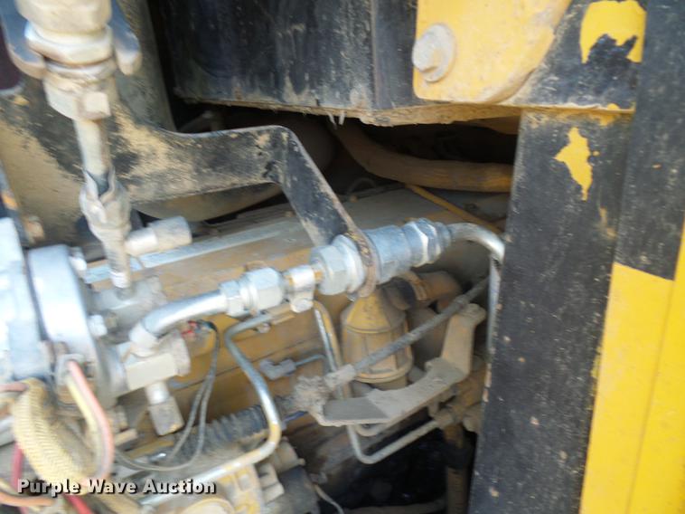 image for item DB2183 1998 Caterpillar 953C track loader
