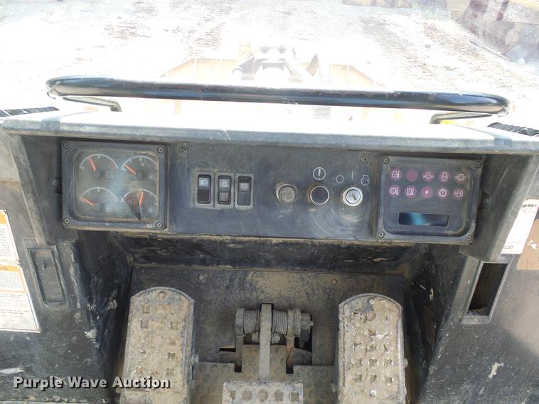 image for item DB2183 1998 Caterpillar 953C track loader