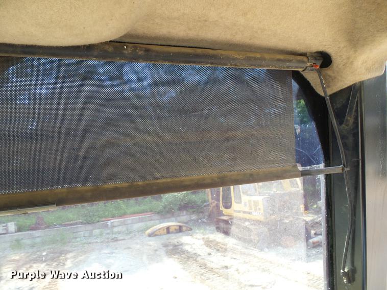 image for item DB2183 1998 Caterpillar 953C track loader