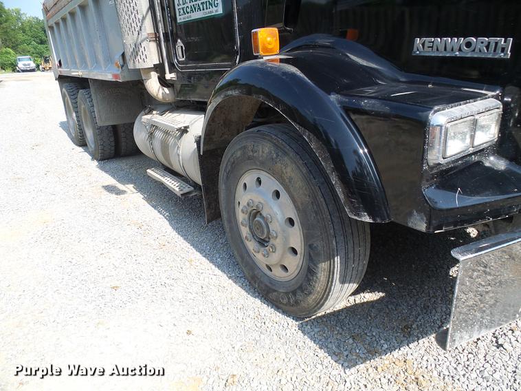 image for item DB2184 1988 Kenworth T800 dump truck