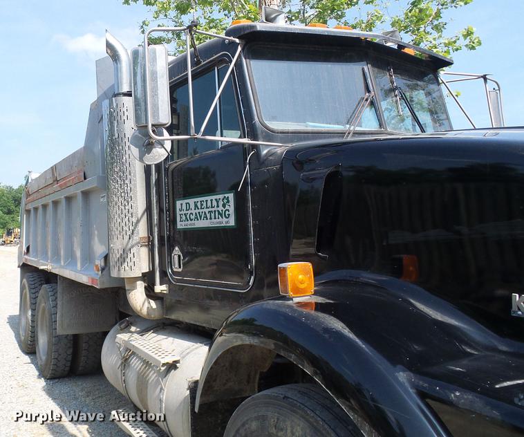 image for item DB2184 1988 Kenworth T800 dump truck