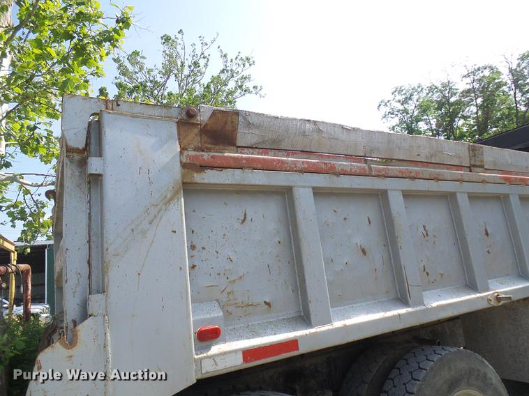 image for item DB2184 1988 Kenworth T800 dump truck