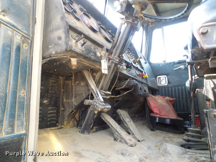 image for item DB2184 1988 Kenworth T800 dump truck