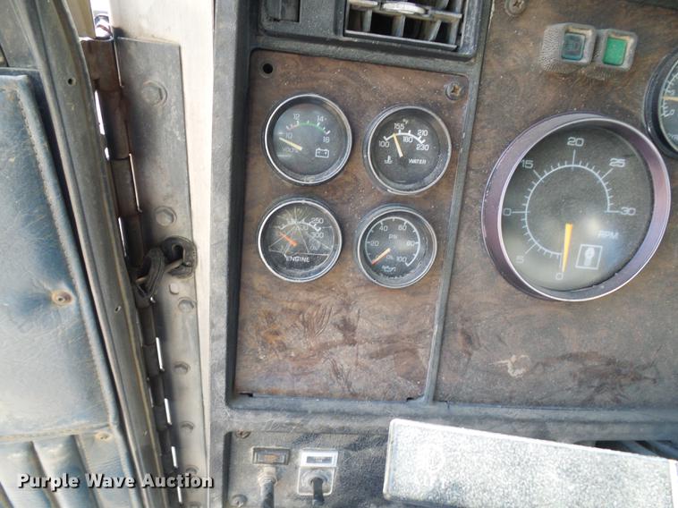 image for item DB2184 1988 Kenworth T800 dump truck