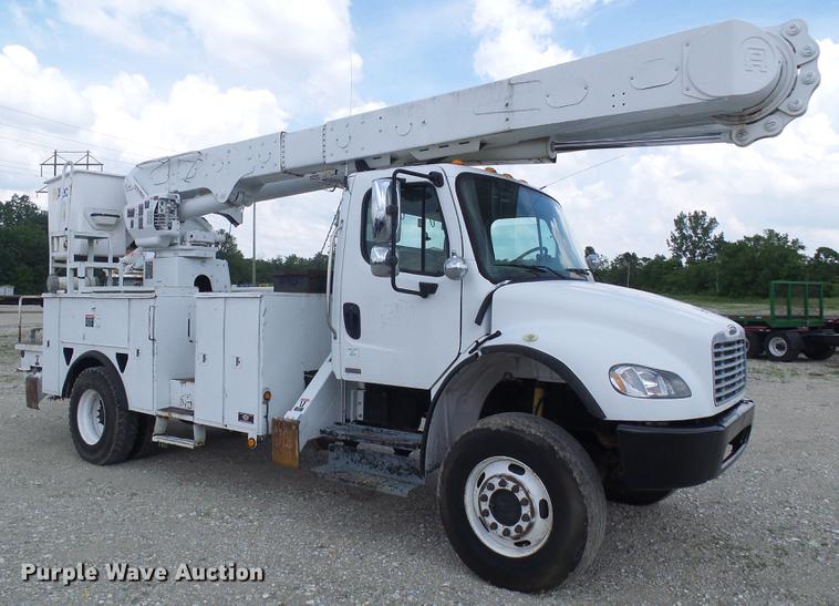 image for item DB2186 2006 Freightliner Business Class M2 bucket truck