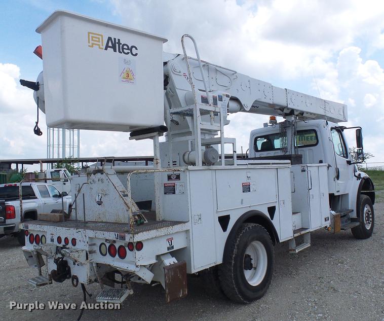 image for item DB2186 2006 Freightliner Business Class M2 bucket truck