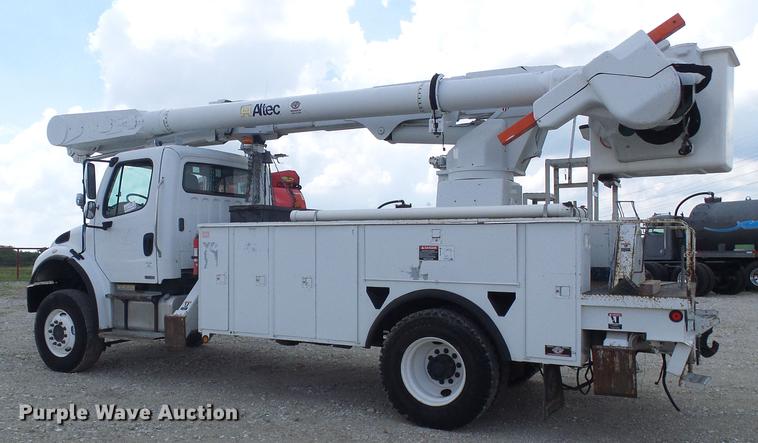 image for item DB2186 2006 Freightliner Business Class M2 bucket truck