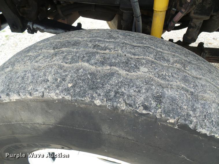 image for item DB2186 2006 Freightliner Business Class M2 bucket truck