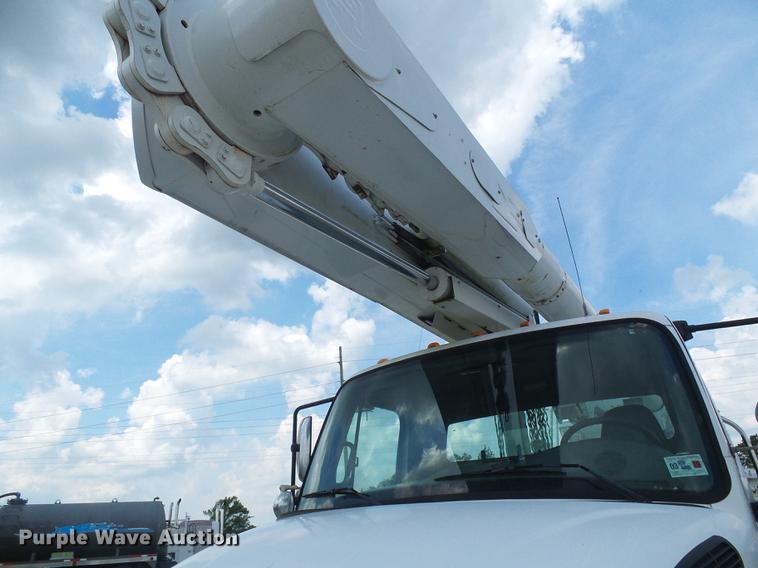 image for item DB2186 2006 Freightliner Business Class M2 bucket truck