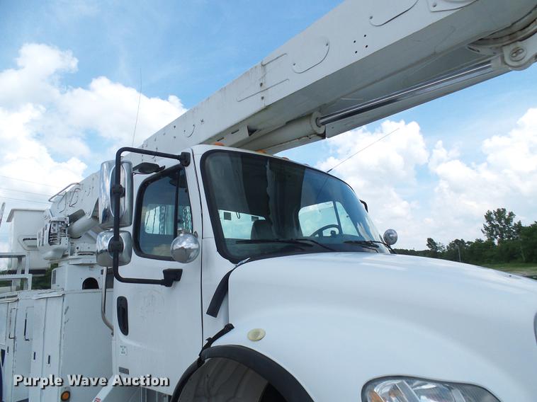 image for item DB2186 2006 Freightliner Business Class M2 bucket truck