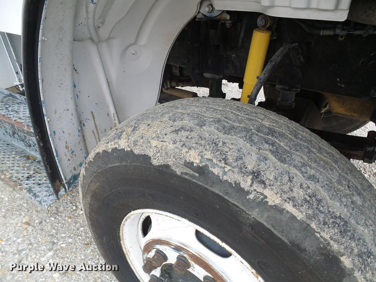 image for item DB2186 2006 Freightliner Business Class M2 bucket truck