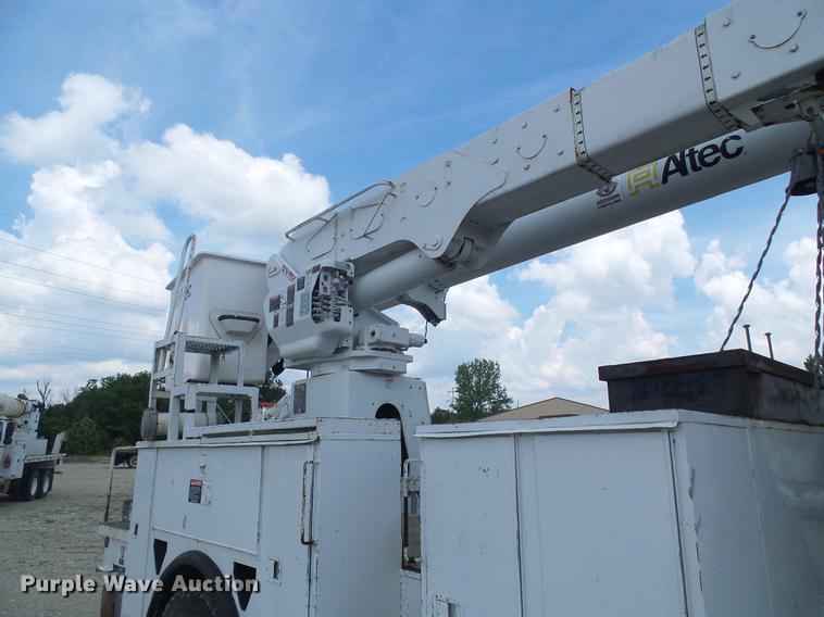 image for item DB2186 2006 Freightliner Business Class M2 bucket truck