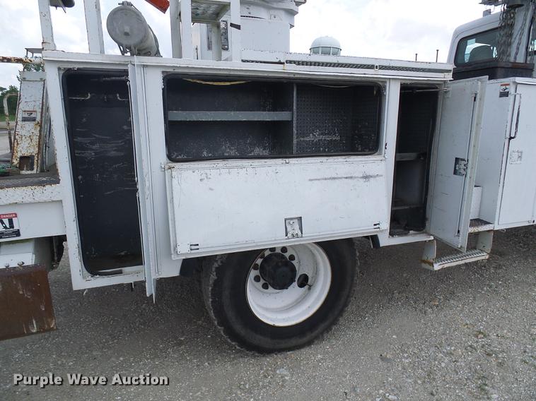 image for item DB2186 2006 Freightliner Business Class M2 bucket truck